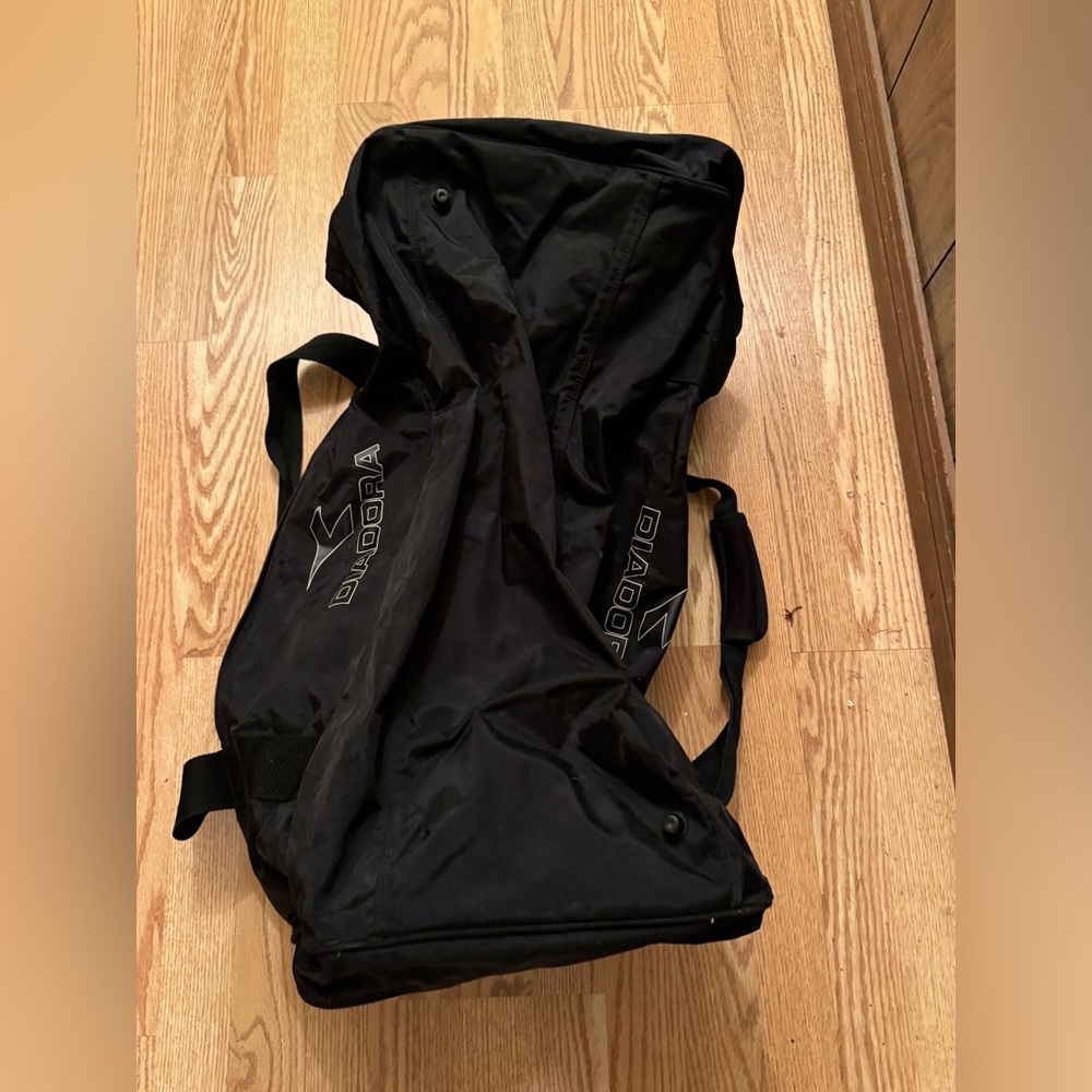 diadora duffel bag